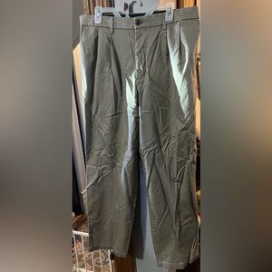 Dockers Men's Classic Fit Workday Khaki Smart 360 FLEX Pants